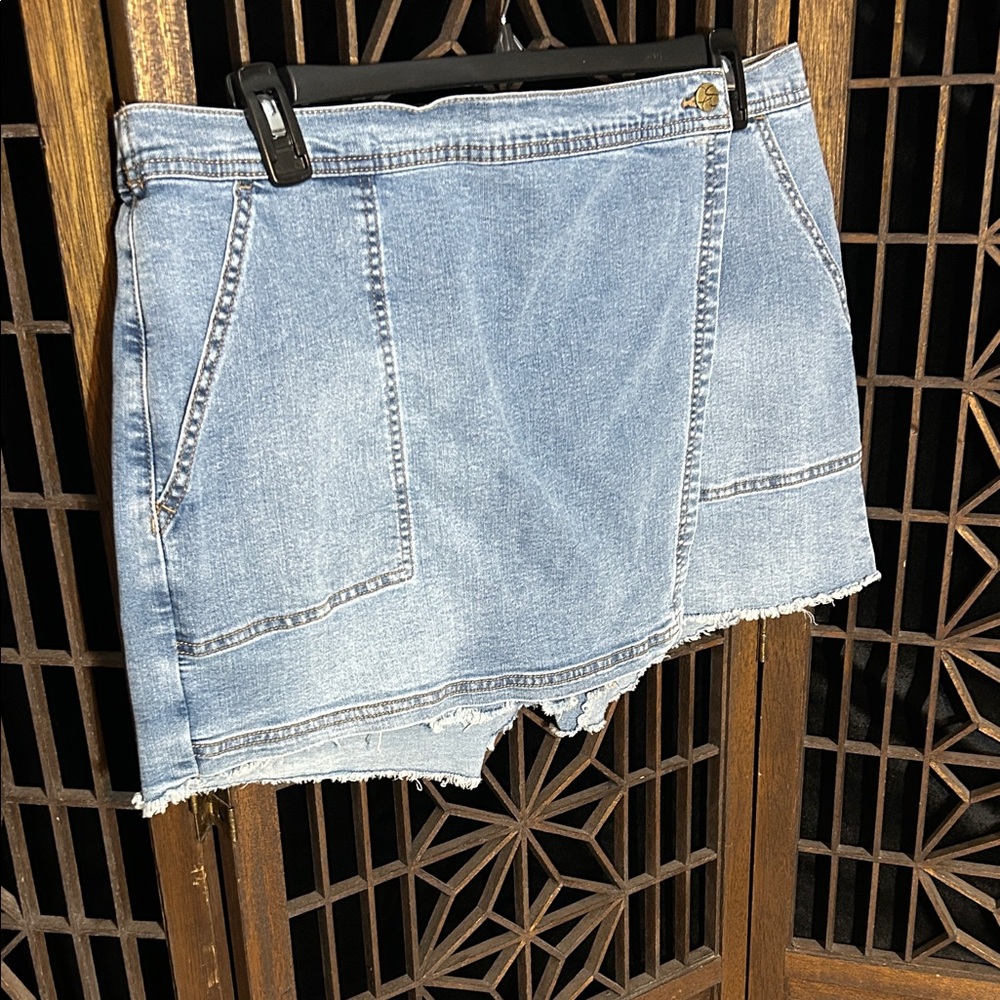 JESSICA SIMPSON FLAP SHORT SKIRT 16/33